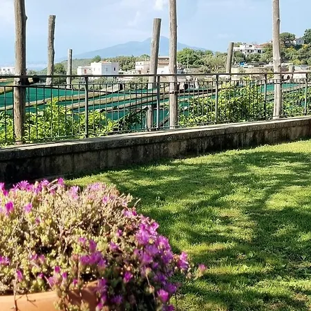 Casa Vinaccia Feriehus Massa Lubrense